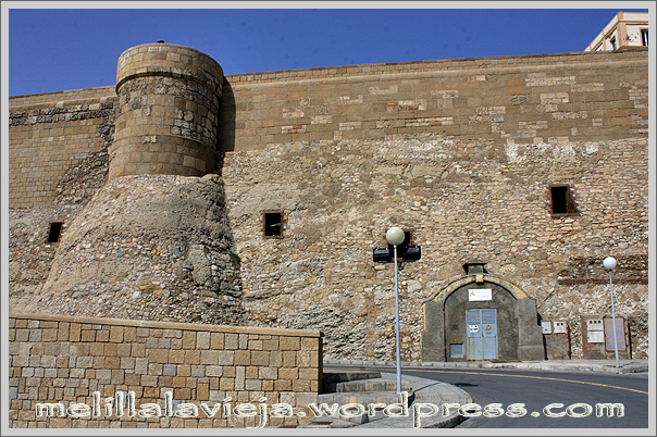 Melilla la Vieja, Exteriores de las Cuevas de Florentina